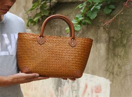 Foto van Tassen 29x21cm thailand straw bag rattan handbag mini retro vacation women bucket original a6104