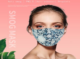 Foto van Beveiliging en bescherming anti pollution breathable cotton face mask washable respirator mouth muff