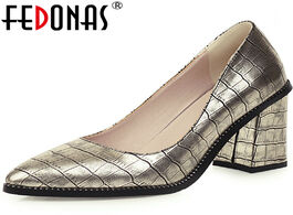 Foto van Schoenen fedonas fashion top quality women point toe pumps square heeled office lady elegant shoes s