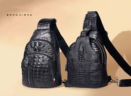 Foto van Tassen crocodile pattern chest bag men s leather casual shoulder messenger large capacity soft head 