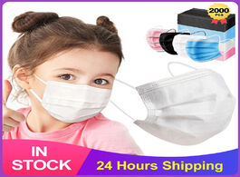 Foto van Schoonheid gezondheid child disposable medical mask 3 layer ply filter mouth face safe breathable pr