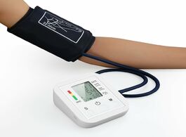 Foto van Beveiliging en bescherming automatic digital arm blood pressure monitor bp sphygmomanometer gauge me