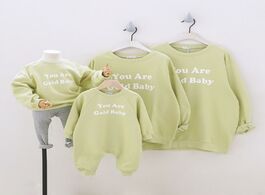 Foto van Baby peuter benodigdheden family of four set sport matching outfits letters long sleeve sweatshirt t