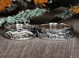 Foto van Sieraden original design retro 925 sterling silver carved landscape loyal wolf animals rings lover s