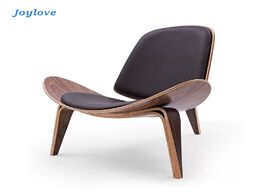 Foto van Meubels joyolove three legged shell chair ash plywood fabric upholstery living room furniture modern