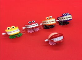 Foto van Schoonheid gezondheid toys creative dental gift wholesale spring plastic jump teeth chain for childr