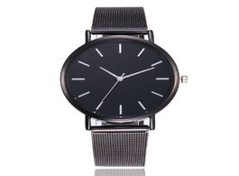 Foto van Horloge 2020 women s leather strap watches casual quartz analog round dial wrist watch gifts clock m