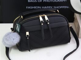 Foto van Tassen pu leather handbag for women girl fashion tassel messenger bags with ball bolsa female should