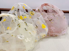 Foto van Tassen korea ins fashion translucent tulle embroidery flower bag floral fairy small fresh mesh hand 