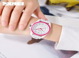 Foto van Horloge skmei fashion women men watches quartz wristwatches 3bar waterproof personality colorful sil