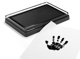 Foto van Baby peuter benodigdheden handprint footprint non toxic newborn imprint hand inkpad watermark infant
