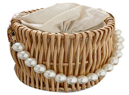 Foto van Tassen new summer straw shoulder bag seaside holiday pearl handle bucket crossbody rattan