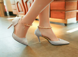 Foto van Schoenen one word high heels 2020 spring and autumn new sexy wild fine with fashionable pearl tide w