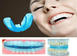 Foto van Schoonheid gezondheid orthodontic braces dental instanted silicone smile teeth alignment trainer ret