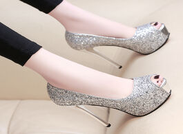Foto van Schoenen high heels platform shoes woman peep toe pumps women gold silver wedding bridal ladies talo