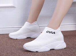 Foto van Schoenen breathable knitted chunky sneakers women 2020 new autumn solid wedge sock shoes woman thick