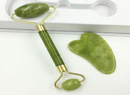 Foto van Schoonheid gezondheid hot slimming face massager lifting tool rose quartz roller natural jade facial