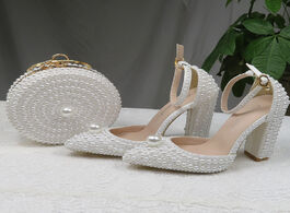 Foto van Schoenen baoyafang white pearl women wedding shoes and bags bride high heels ladies party dress woma