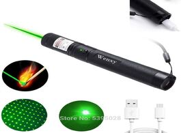 Foto van Lampen verlichting led light high power laser pointer presenter green pen lazer beam ppt powerpoint