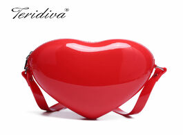 Foto van Tassen 2020 new fashion summer handbag heart shape small jelly transparent crossbody bag for women s