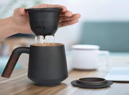 Foto van Huis inrichting tea infuser mug with lid heat resistant black walnut handle fresh hot or cold blends