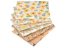 Foto van Huis inrichting printed twill cotton satin fabric little orange blossom patchwork cloth for diy sewi