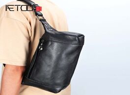Foto van Tassen aetoo new men s messenger bag leather retro simple first layer cowhide chest outdoor leisure 