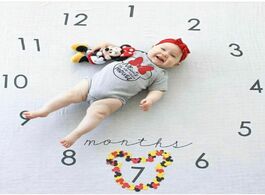 Foto van Baby peuter benodigdheden pudcoco blanket milestone photography newborn monthly flowers numbers phot