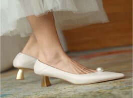 Foto van Schoenen high heels women winter brand shoes pearl fashion point toe thin soft dress autumn female w
