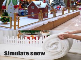 Foto van Huis inrichting christmas decorations snow cover blanket artificial cotton for tree skirts backdrop