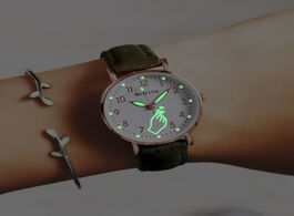 Foto van Horloge luminous women watches fashion simple ladies wrist casual leather strap quartz watch clock m