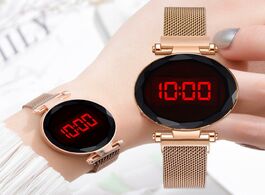 Foto van Horloge 2020 led magnetic alloy strap quartz electronic female black watch fashion women wild luxury