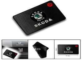 Foto van Auto motor accessoires 1pc fashion car logo anti slip mat phone holder non pad for skodas octavia a5