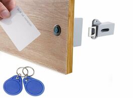 Foto van Beveiliging en bescherming rfid electronic cabinet lock invisible hidden free opening intelligent se