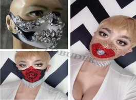 Foto van Sieraden shiny pearls rhinestones crystal mask halloween party funny props role playing stage access