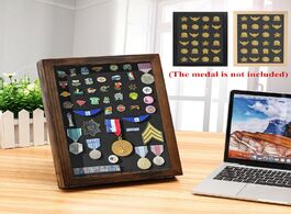 Foto van Huis inrichting collectible medal holder display rack challenge coin case collector wood storage she