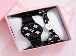Foto van Horloge fashion daisy flowers nylon band watches for women casual analog quartz wristwatches ladies 