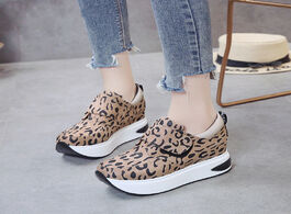 Foto van Schoenen new women sneakers 2020 breathable wedges platform vulcanize shoes woman sexy leopard hook 