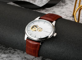 Foto van Horloge minimalist mechanical watch unisex 40mm case automatic movement unique skeleton ladies gold