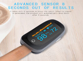Foto van Schoonheid gezondheid finger oximeter digital fingertip pulse blood oxygen saturation meter spo2 pr 