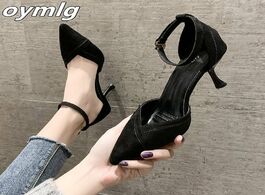 Foto van Schoenen 2020 early spring new color matching fashion sandals women korean version of pointed high h