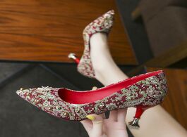 Foto van Schoenen 2019 red bride wedding shoes for toast women pumps high heels pointed toe