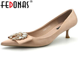 Foto van Schoenen fedonas 2020 classic women high heeled night club pumps glitters elegant shoes spring summe