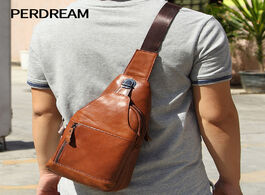 Foto van Tassen men s personalized handmade sports leather chest bag single shoulder messenger leisure busine
