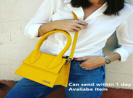 Foto van Tassen jacquemus high quality leather messenger bag for female handbag tote vintage crossbody clutch