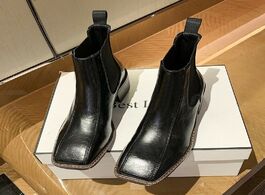 Foto van Schoenen european style genuine leather leisure fashion women shoes round toe winter ankle boots squ