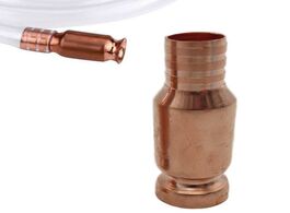Foto van Auto motor accessoires red copper siphon refueling gas pump gasoline fuel water shaker safety self p