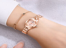Foto van Horloge qualities small fashion women watches rose gold luxury stainless steel ladies wristwatches d