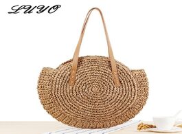 Foto van Tassen 2020 summer rattan circle shoulder round hand woven straw bag sandy beach bolsa feminina cros