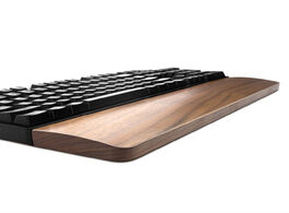 Foto van Computer walnut wooden keyboard wrist rest vaydeer ergonomic gaming desk pad support